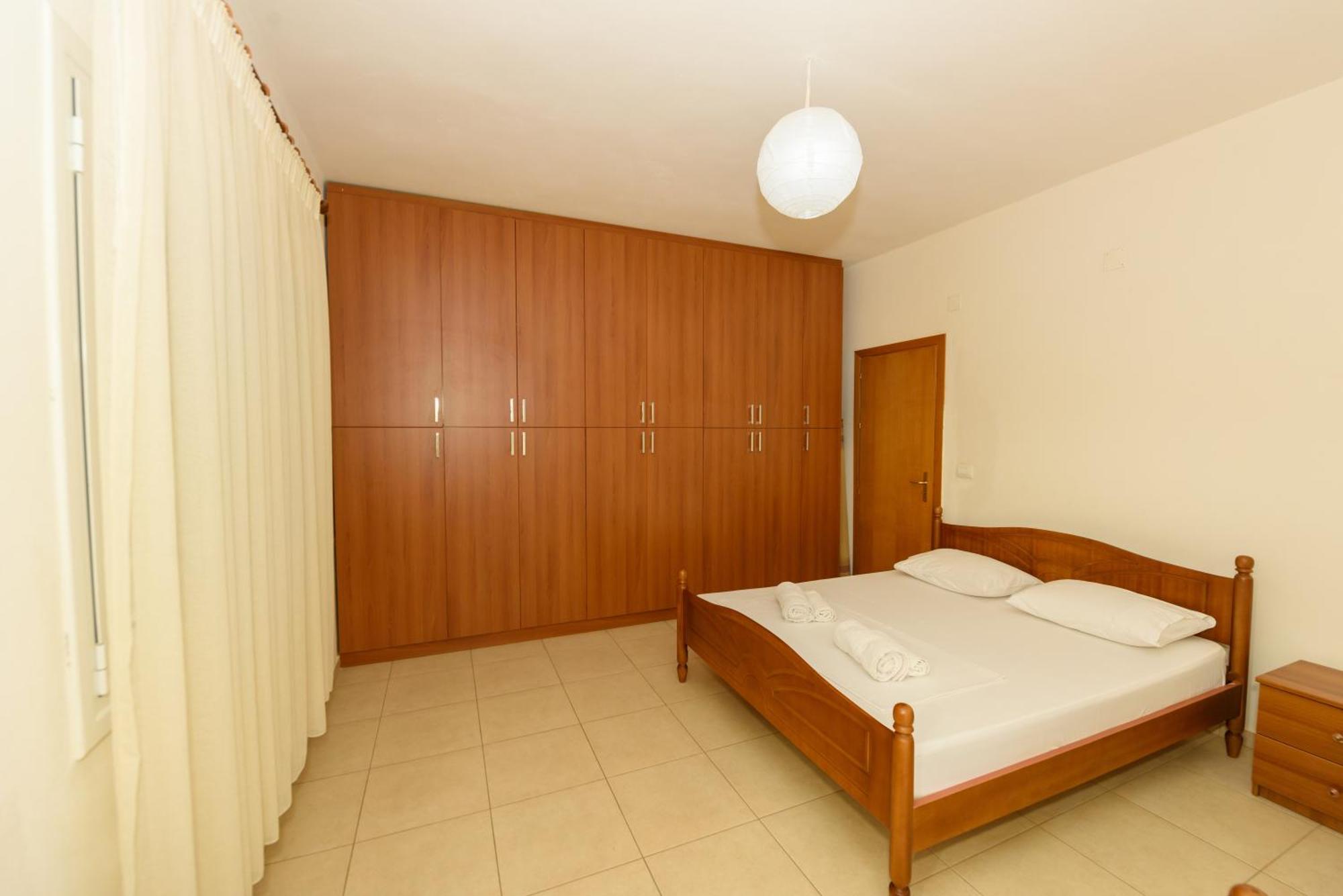 Vasili'S Family Apartments Himare Exterior photo