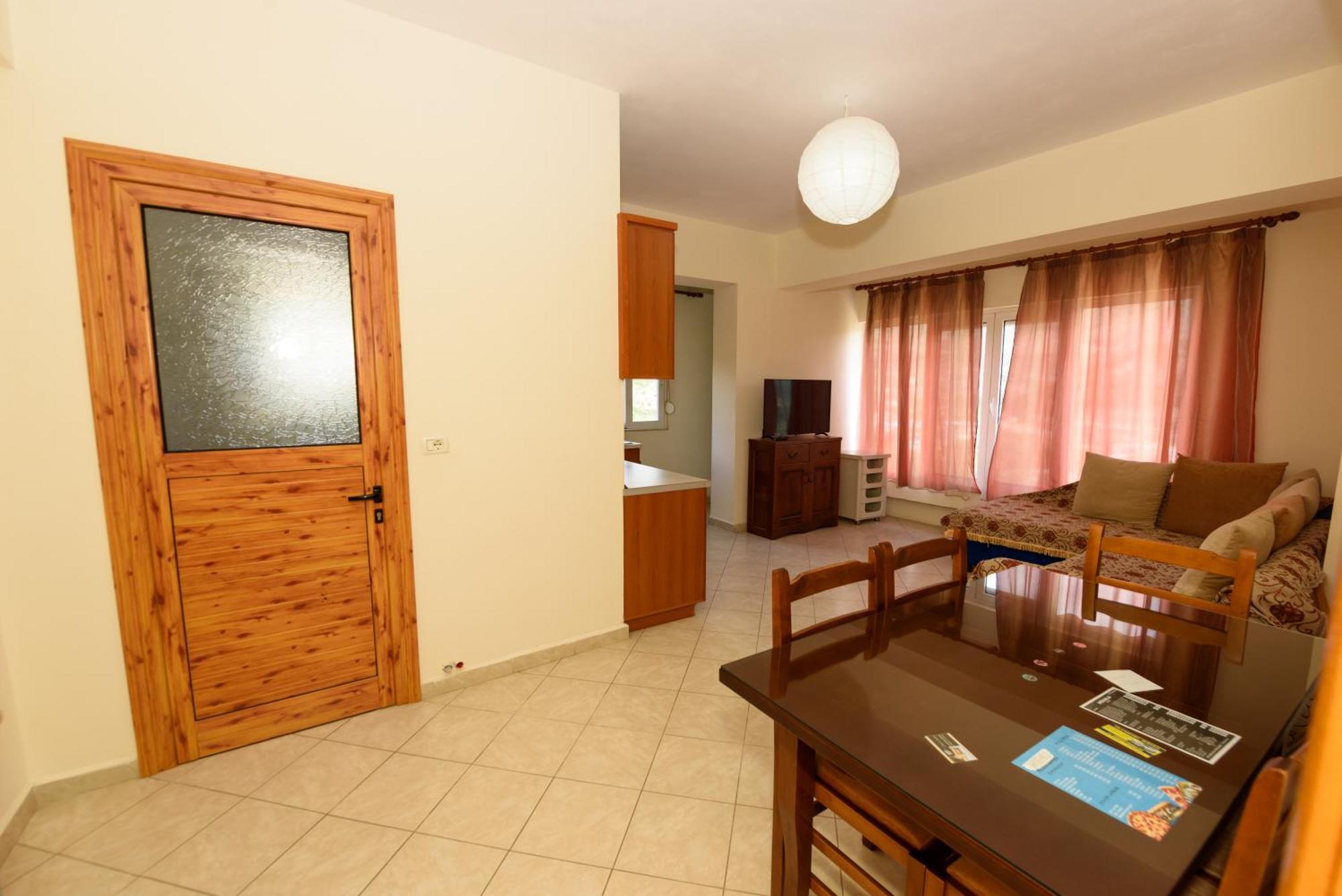 Vasili'S Family Apartments Himare Exterior photo