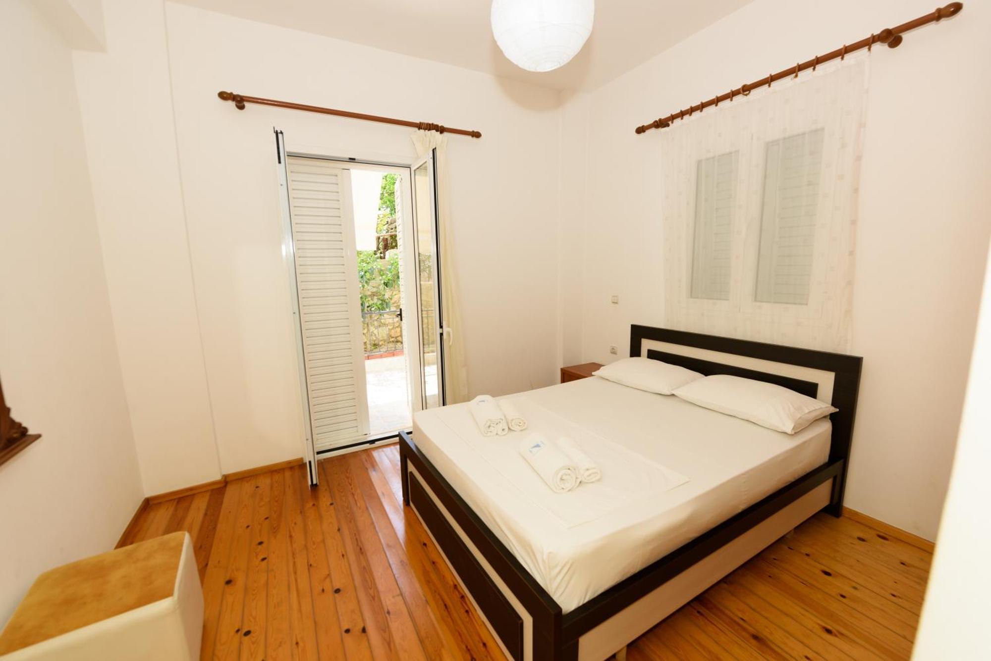 Vasili'S Family Apartments Himare Exterior photo