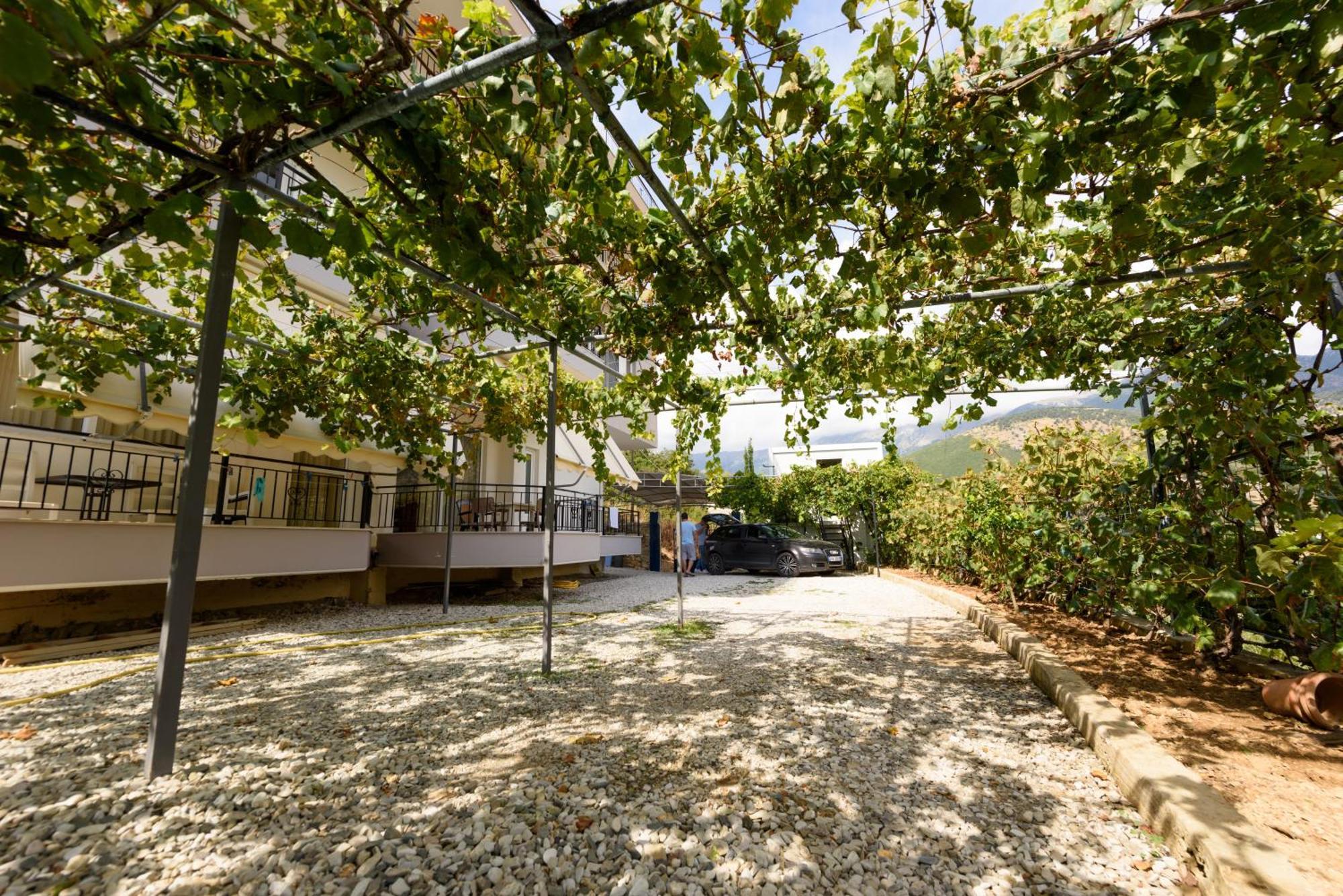 Vasili'S Family Apartments Himare Exterior photo