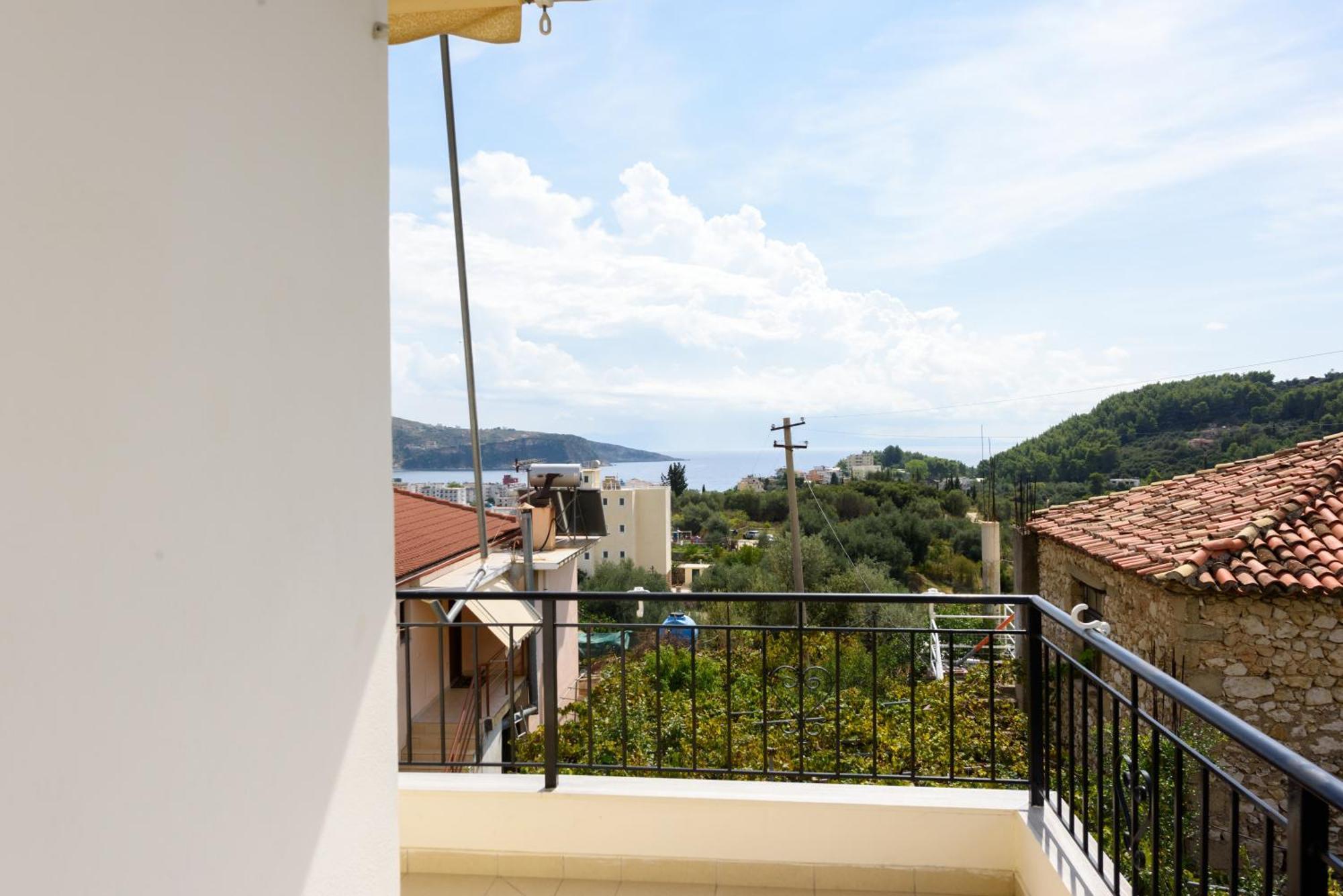 Vasili'S Family Apartments Himare Exterior photo