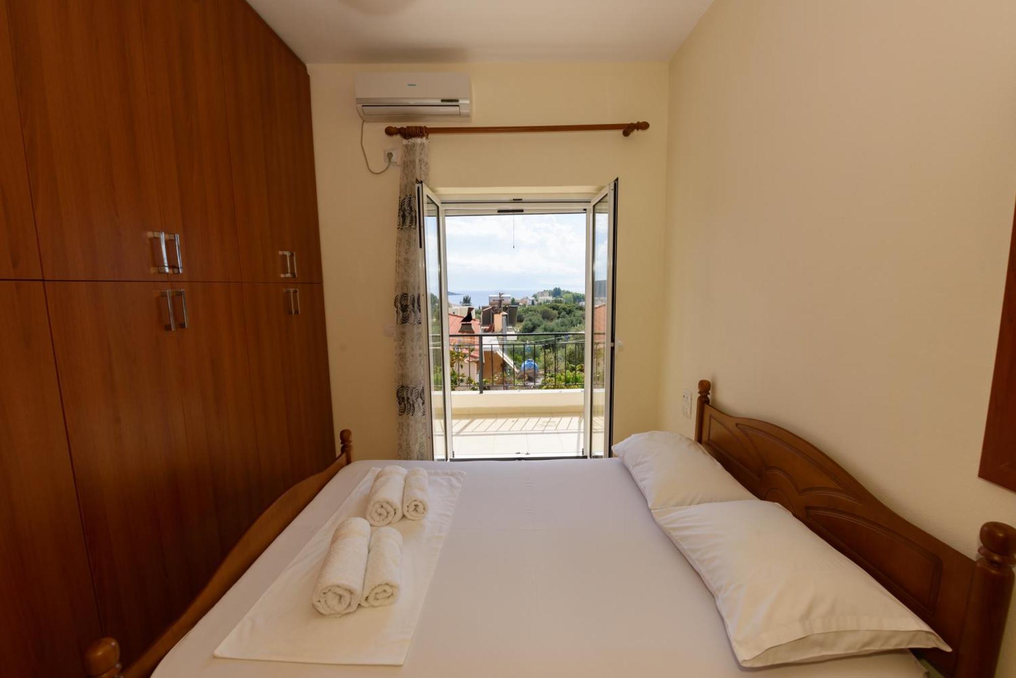 Vasili'S Family Apartments Himare Exterior photo